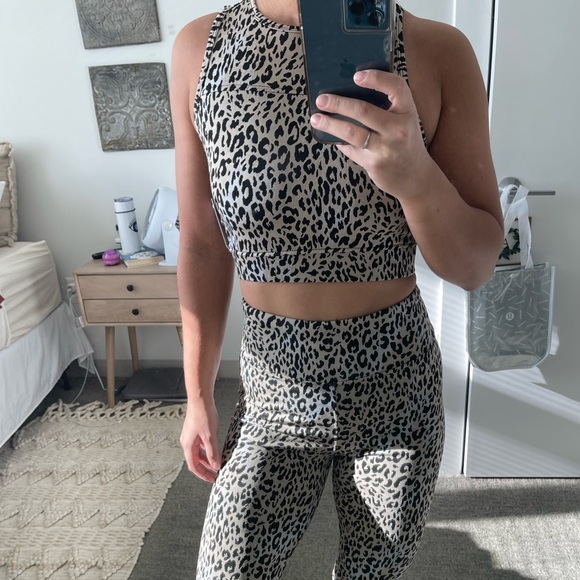 JOSIE NATORI | Matching Cheetah Print Active or Lounge Set - Picture 2 of 10